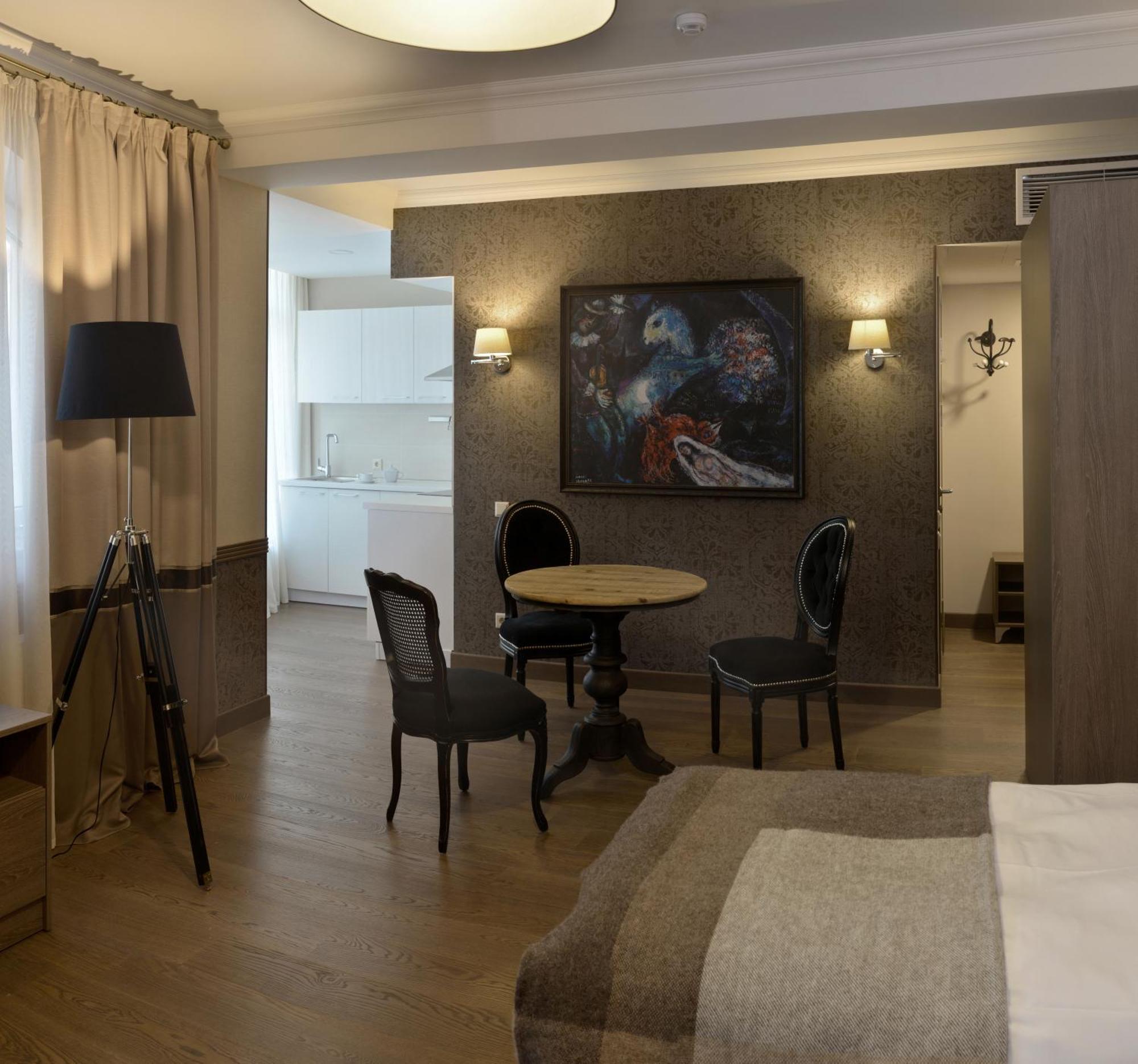 Zentrum Hotel 키시나우 외부 사진