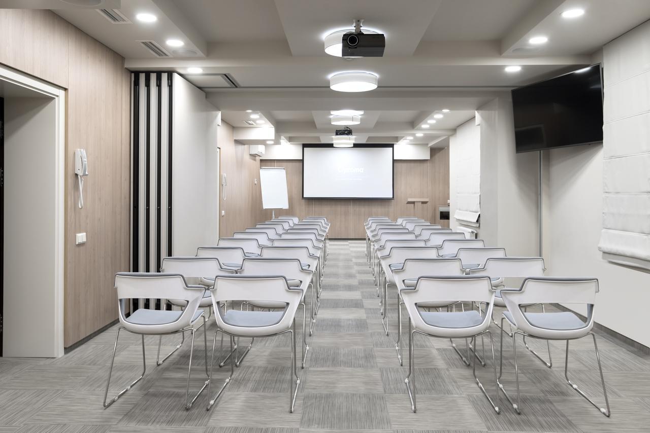 Zentrum Hotel 키시나우 외부 사진