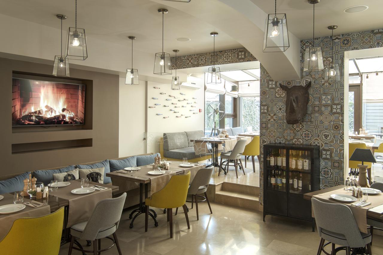 Zentrum Hotel 키시나우 외부 사진