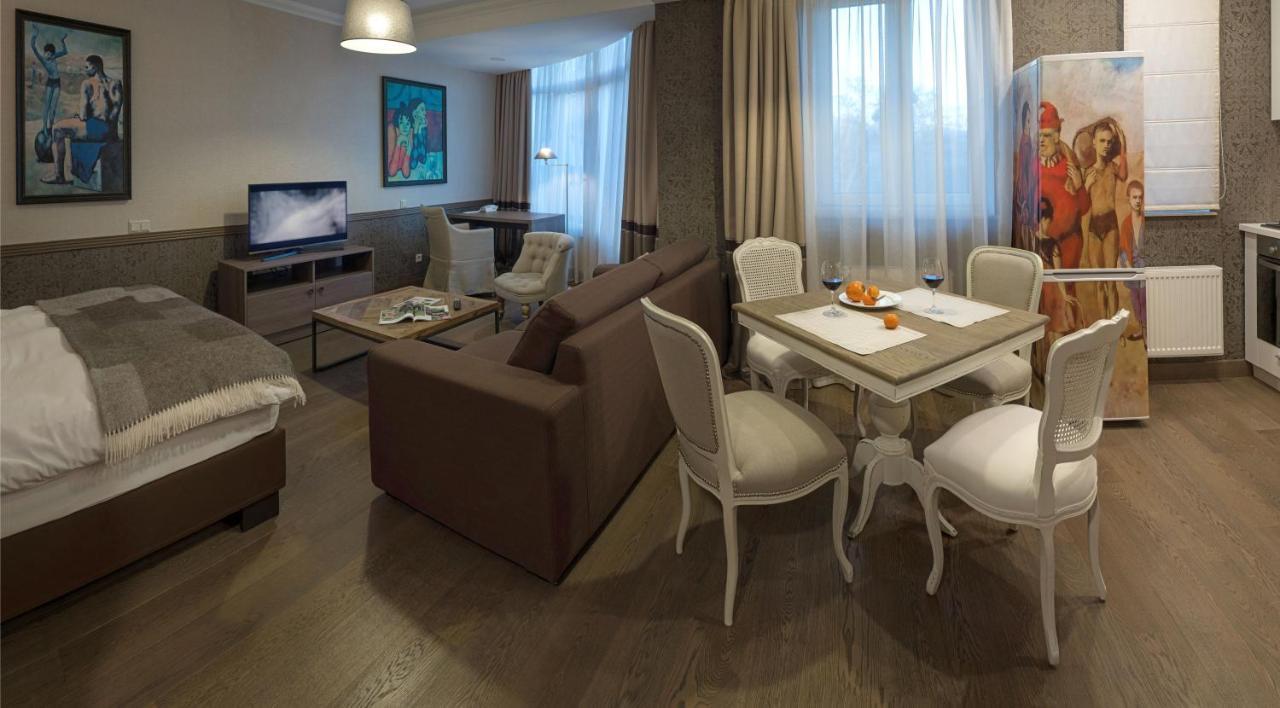 Zentrum Hotel 키시나우 외부 사진