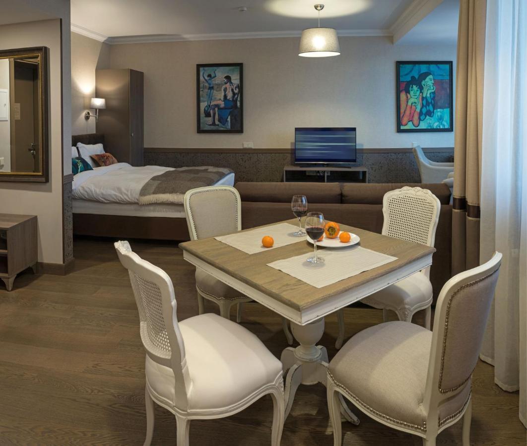 Zentrum Hotel 키시나우 외부 사진