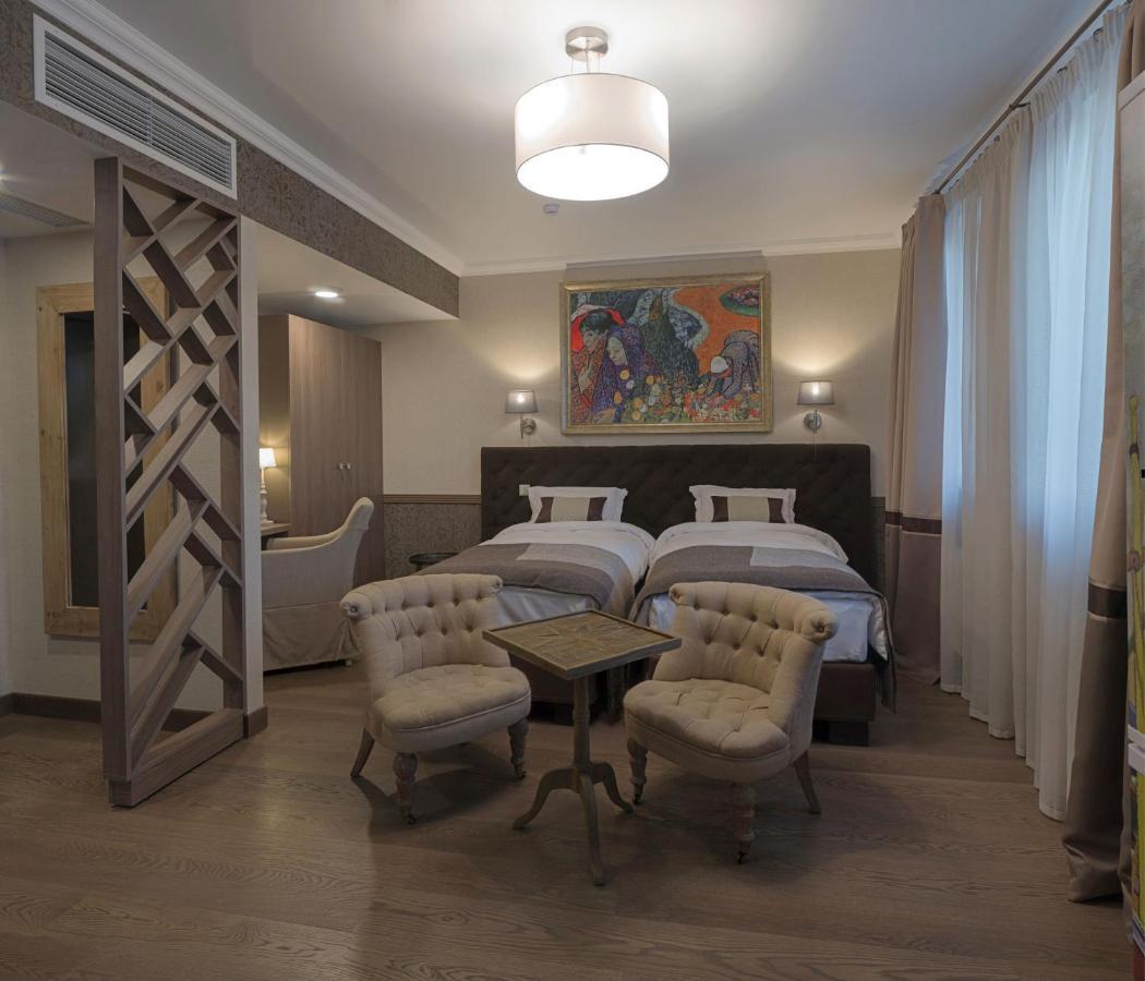 Zentrum Hotel 키시나우 외부 사진
